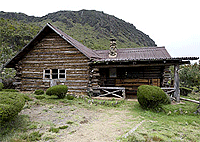 Rutundu Log Cabins – Mount Kenya