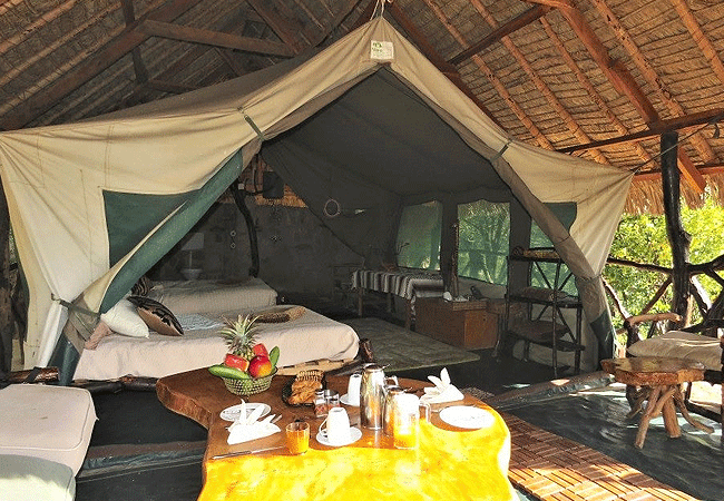 sabache-camp-namunyak-onservancy-with-lovely-views-of-the-atthews-anges. Sabache Camp Samburu